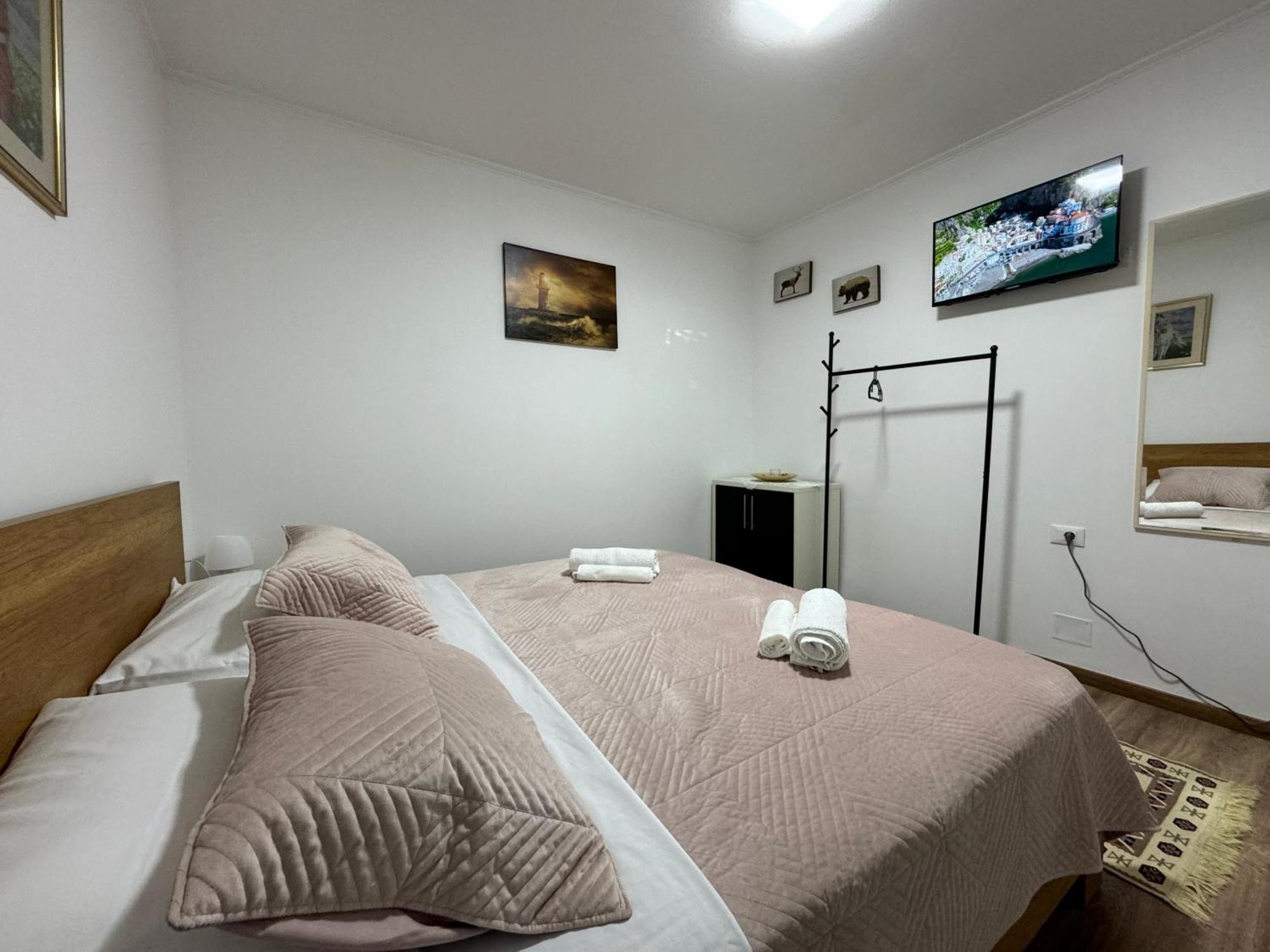 Double17 Apartaments Gjirokaster Exterior photo