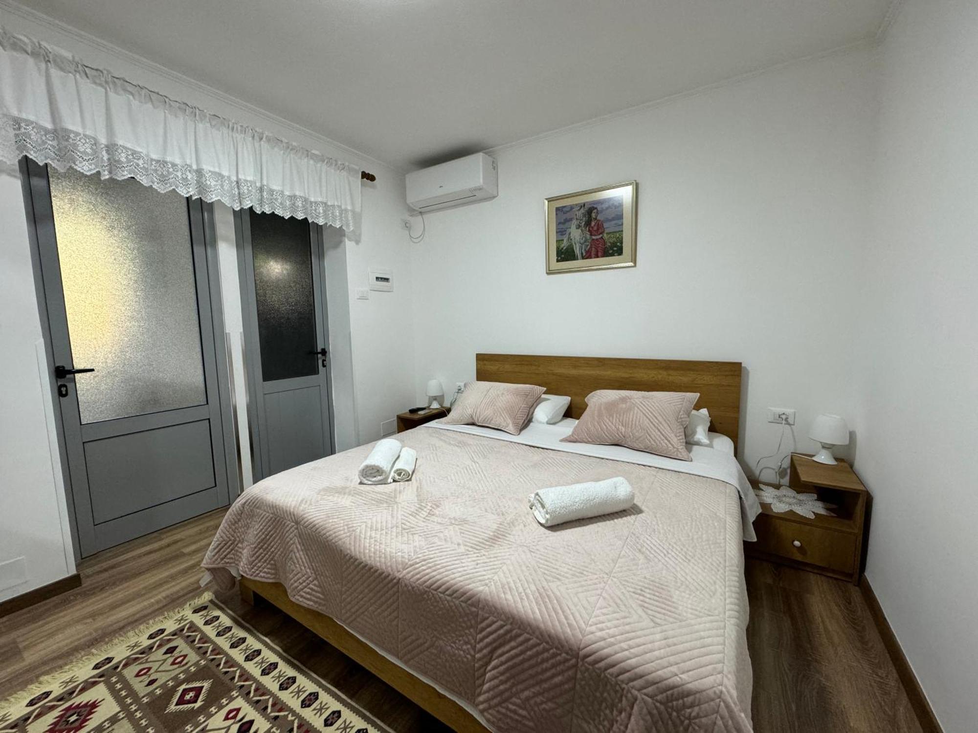 Double17 Apartaments Gjirokaster Exterior photo