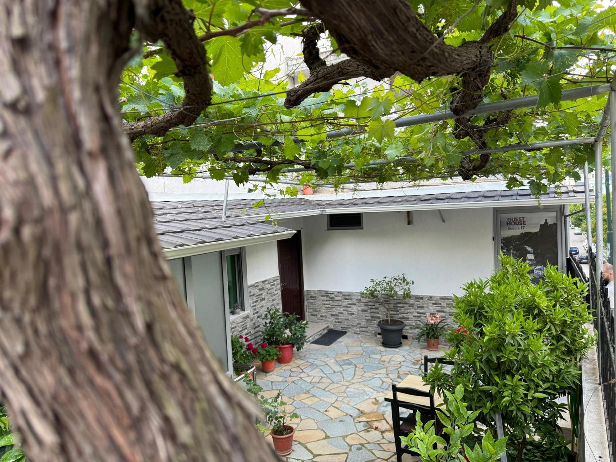 Double17 Apartaments Gjirokaster Exterior photo