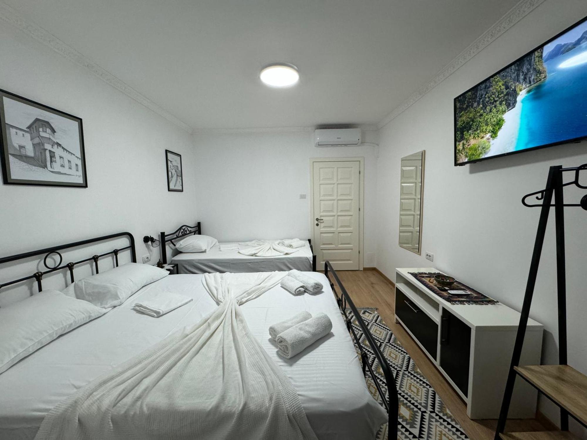 Double17 Apartaments Gjirokaster Exterior photo