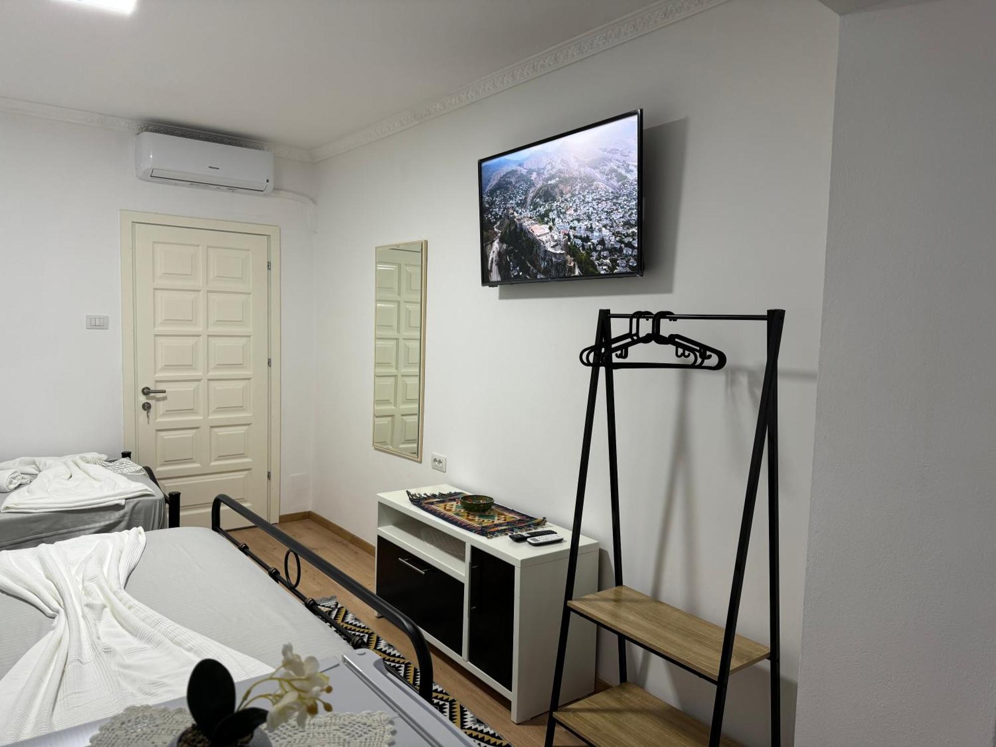Double17 Apartaments Gjirokaster Exterior photo